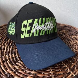 Seattle Seahawks New Era Draftday Snapback Hat - Men’s Size Small/Medium